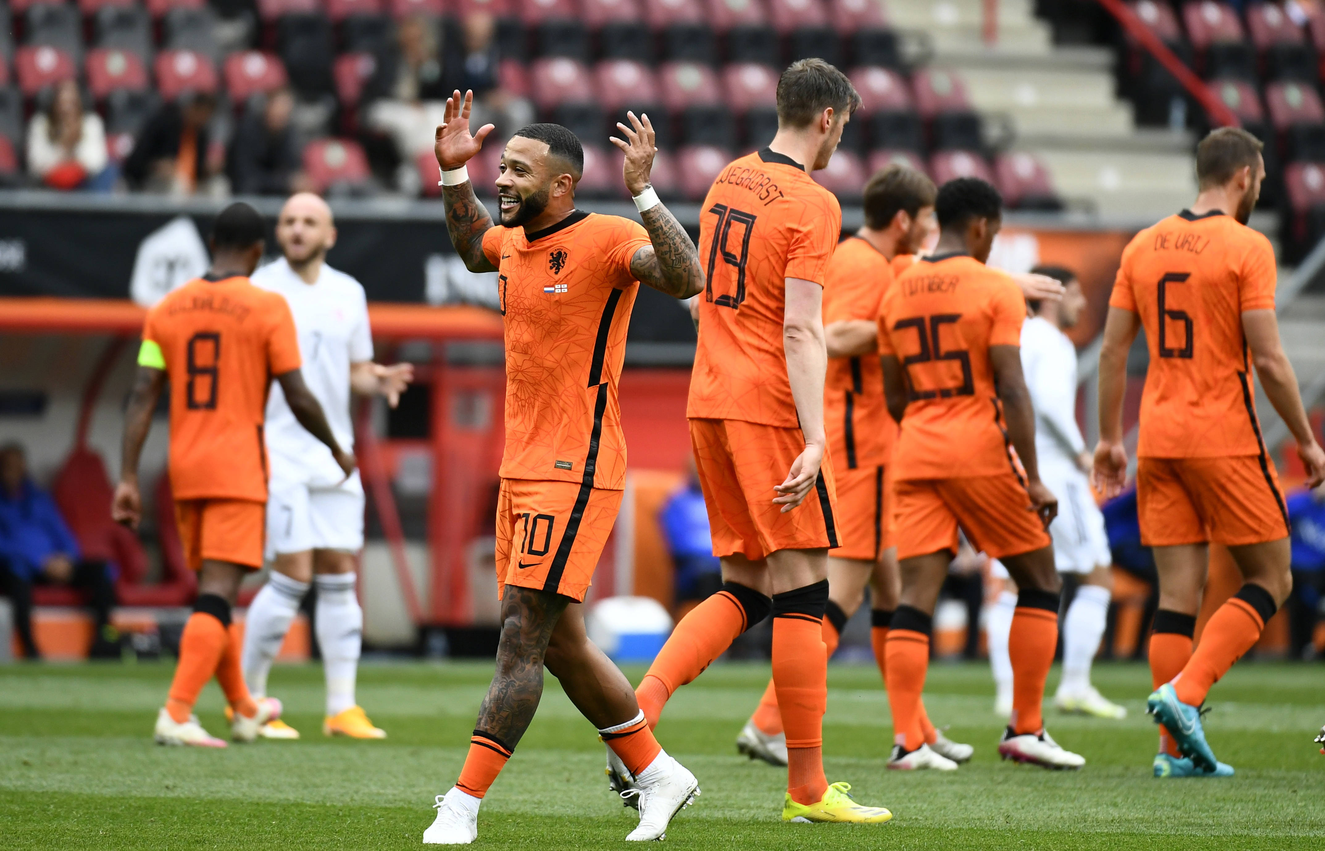 三亿体育体育中国官网-关于欧洲足球比赛场面擂台上实力对比，引人燃情的信息