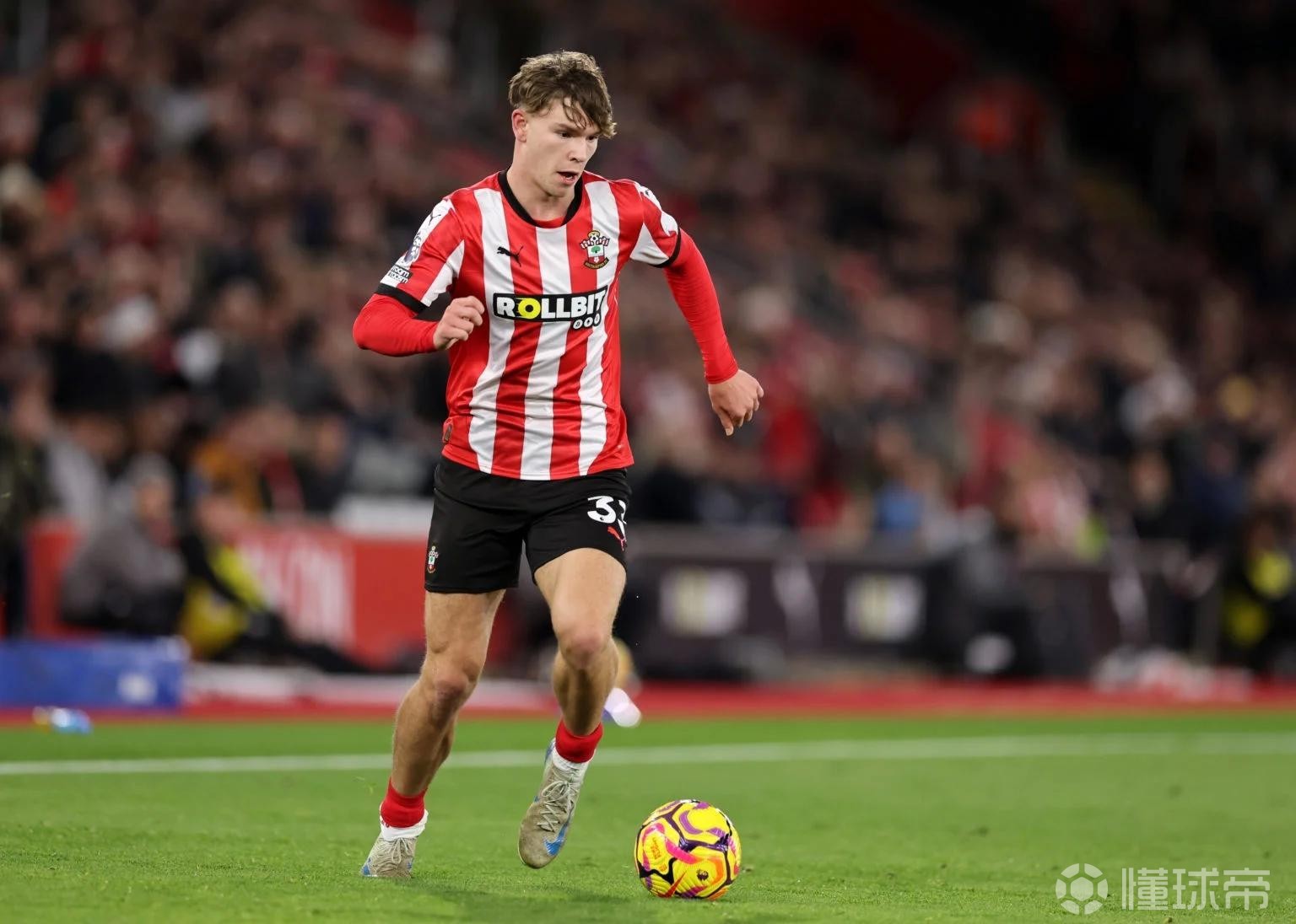 三亿体育体育直播-纽卡斯尔南安普顿战平，保级形势不容乐观