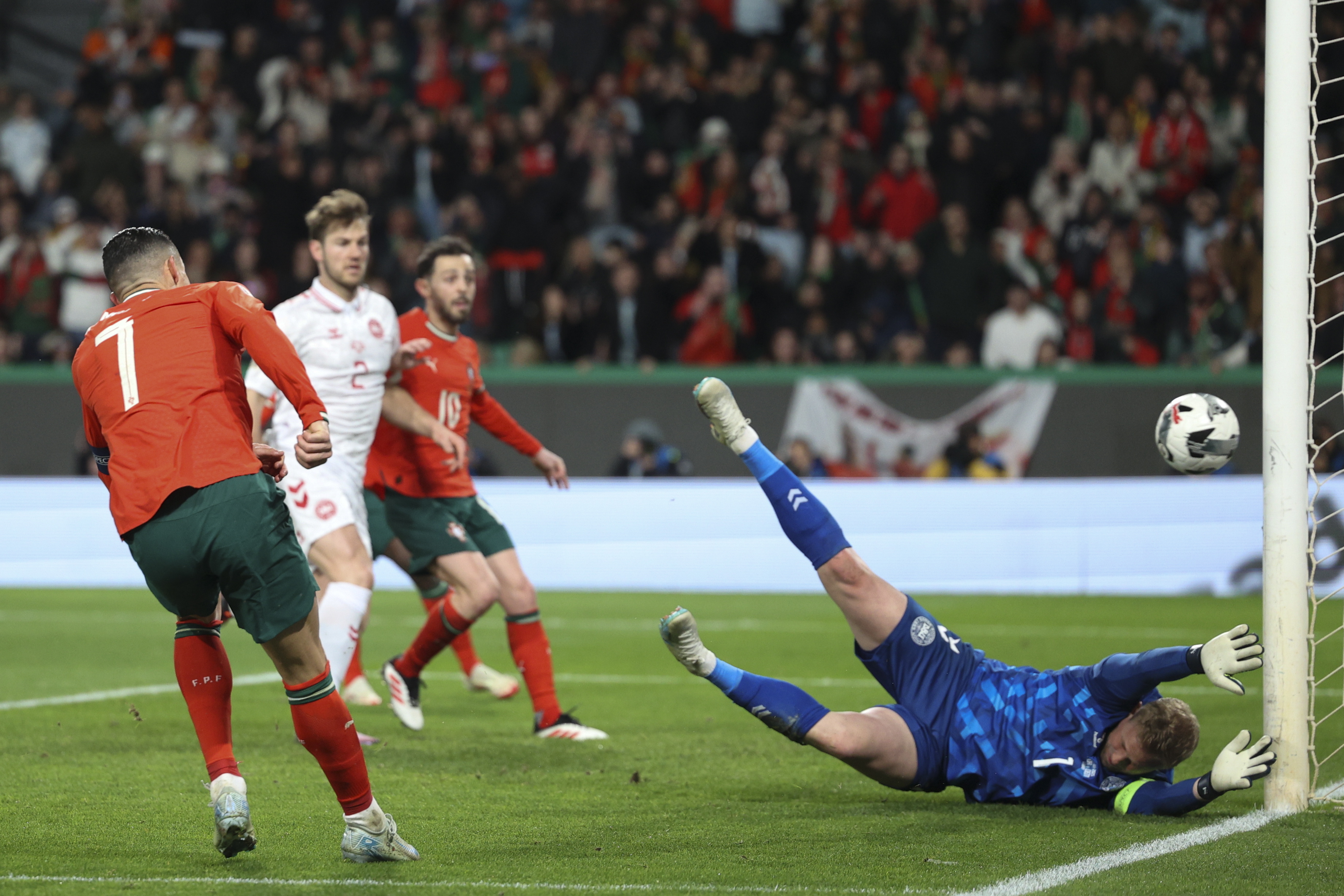 瑞典队大胜挪威，晋级欧国联半决赛