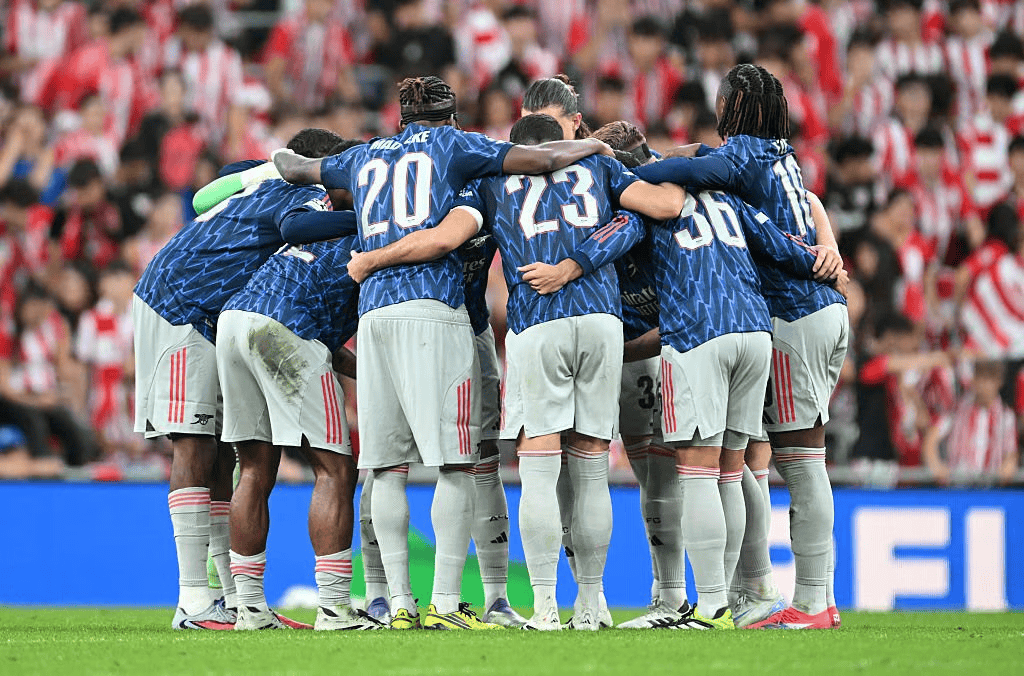 三亿体育体育教练-球场上又一次激烈角逐，无法预测胜负