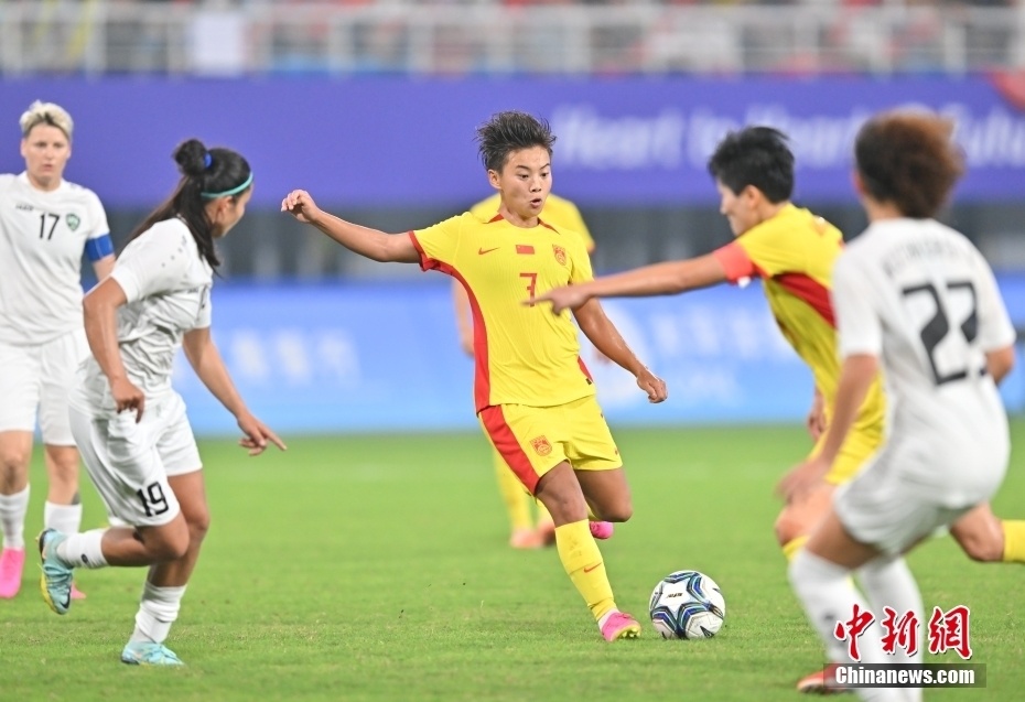 三亿体育体育官方-包含中国女足再胜一仗！飘飘然赛场上的词条