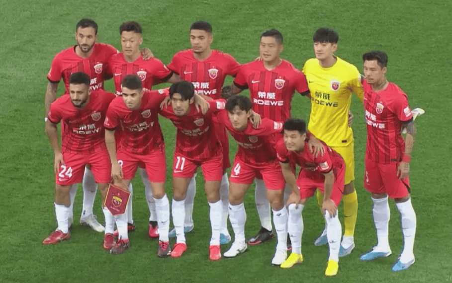 关于蔚山现代队教练团队鼓舞队员，决心在亚冠赛场上取得突破的信息