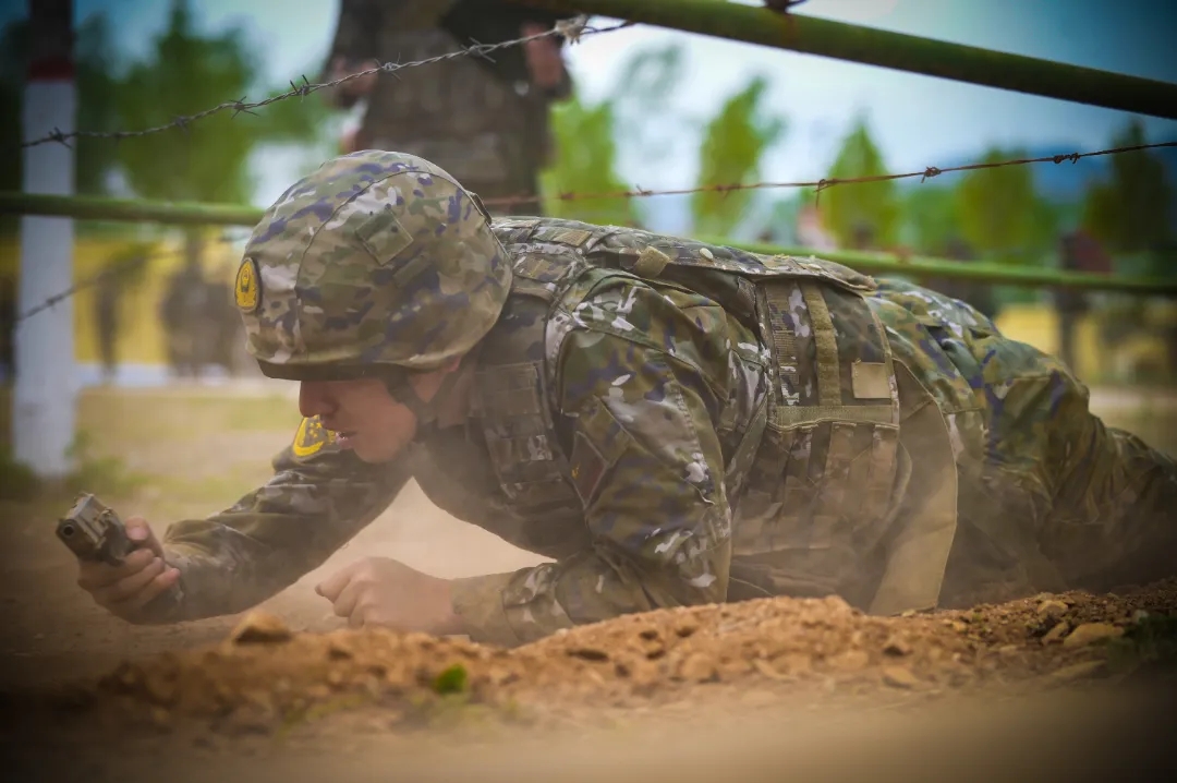 球队经历极端气候，训练备战困难重重